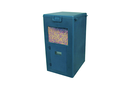 他用自動投料機養(yǎng)蝦